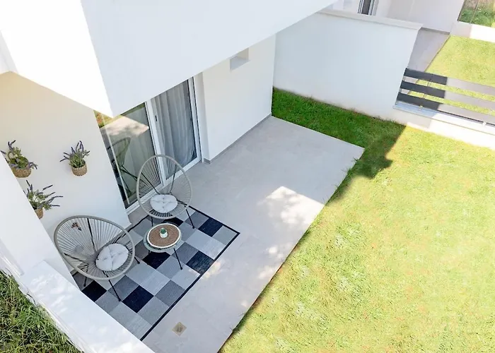 Apartment Chrisi *